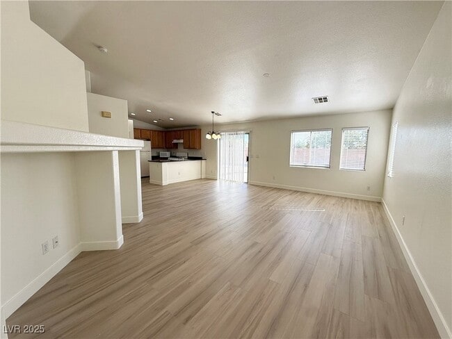 Photo - 5718 Royal Sands St