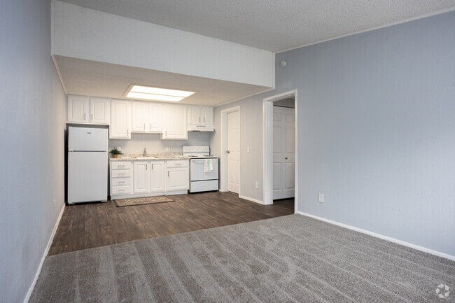 1BR, 1BA - 576SF - Blueberry Hill