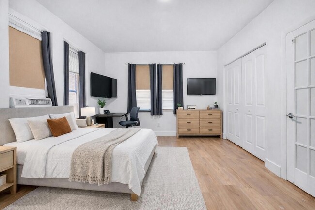 Photo - 1554 SW 5th St Unit 11c