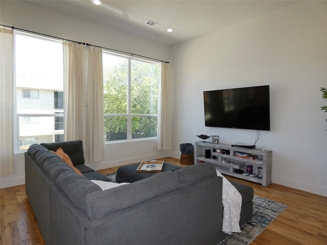 Photo - 2317 Moser Ave