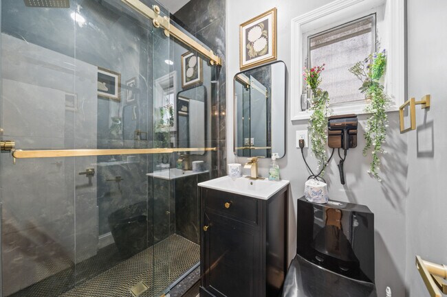 Photo - 84 W 42nd St Unit ID1314492P