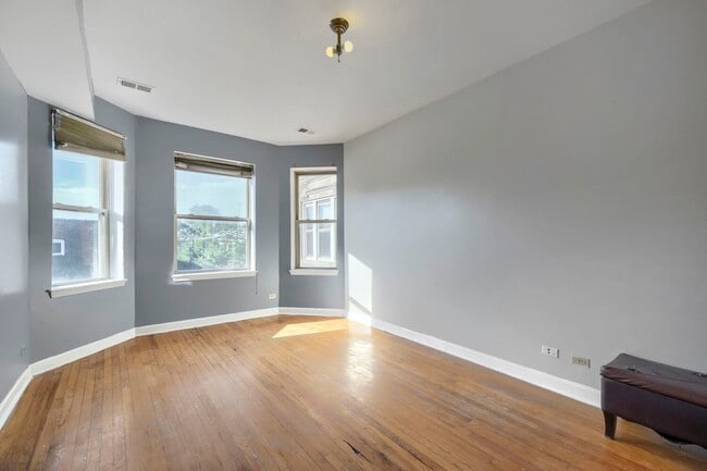 Photo - 7724 S Cornell Ave Unit 3