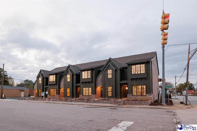 Photo - 501 W Cheves St