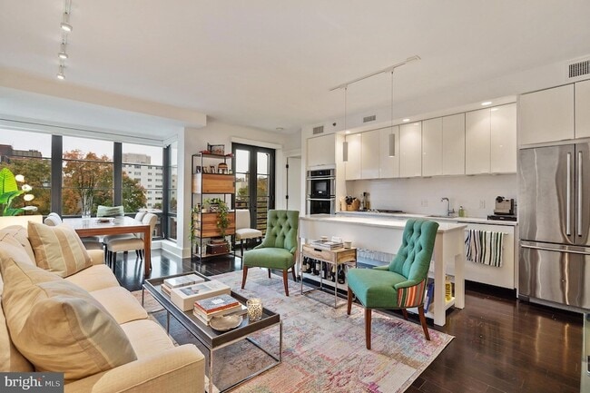 Building Photo - 1011 M St NW Unit 509