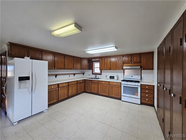 Photo - 1970 Sturgeon Point Rd