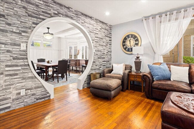 Photo - 27 S Oakland Ave Unit ID1309010P