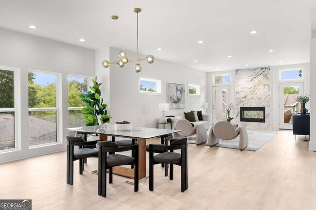 Photo - 24 Hutchinson St NE