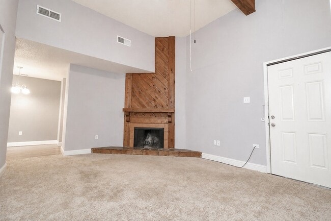 Building Photo - 9696 Walnut St Unit 1212