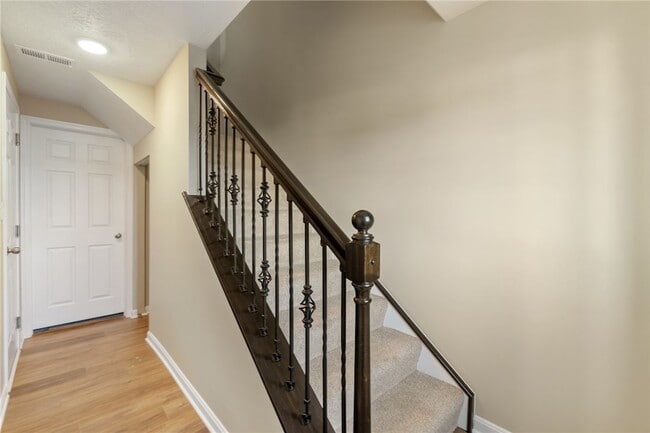 Photo - 2858 Canterbury Dr