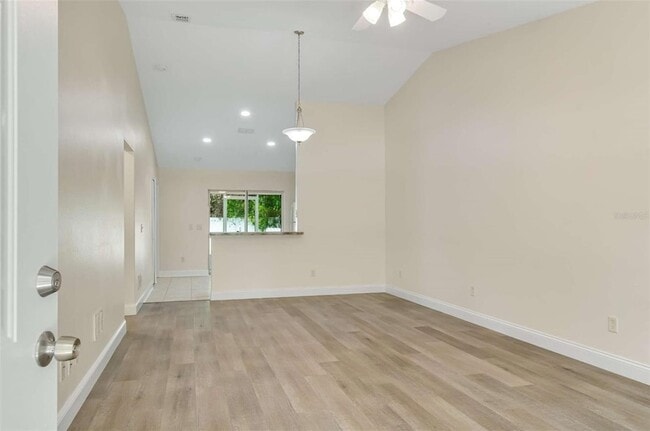 Photo - 51 Wellwood Ln