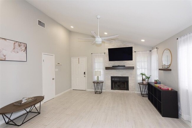 Photo - 8903 Palace Pkwy