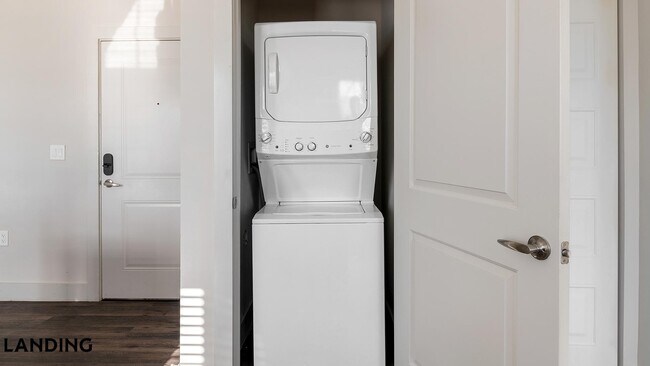 Photo - 5885 Lakehurst Dr Unit 2131