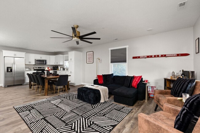 Building Photo - 1508 W 11th St Unit SI ID1626376P