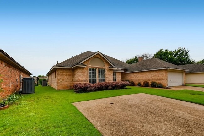 Photo - 5930 River Bend Dr
