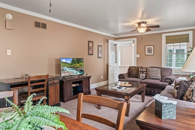 Photo - 42 Old Lancaster Rd Unit SI FL1-ID1321805P