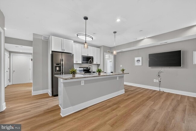 Photo - 1350 Nicholson St NW Unit B01