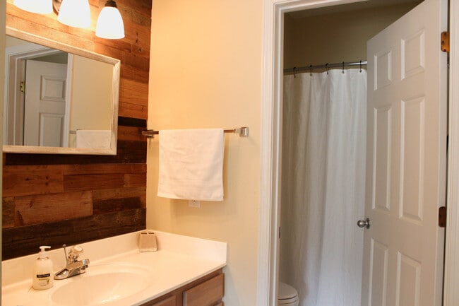 Photo - 215 Royal Poste Rd Unit SI ID1322122P