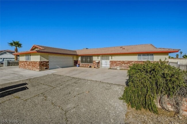 Building Photo - 6760 W Oakey Blvd