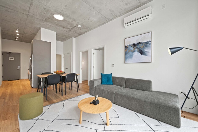 Building Photo - 853 W Blackhawk St Unit ID1243856P