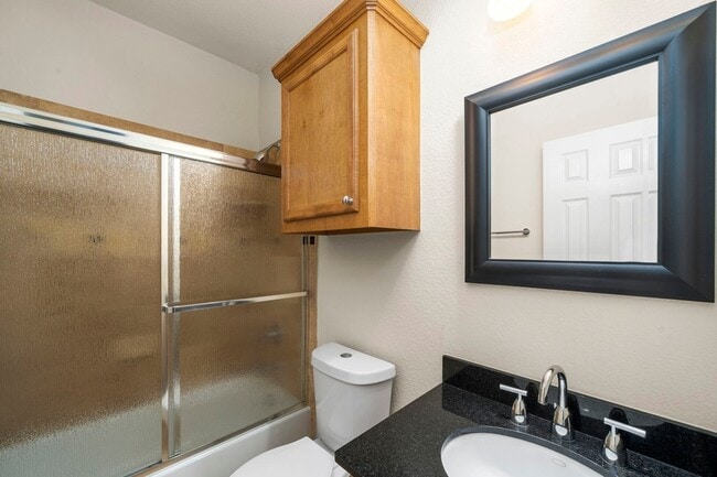 Photo - 5329 Egbert St