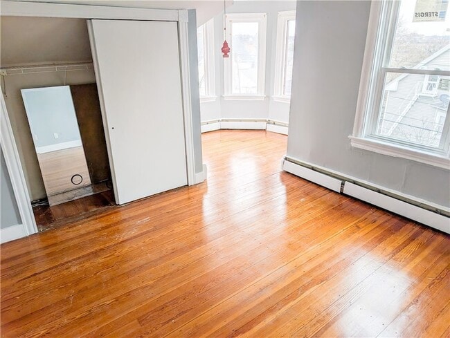 Photo - 53 Bancroft St