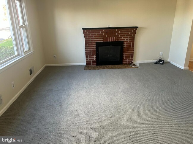 Photo - 3013 Nash Pl SE