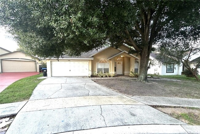 Building Photo - 8008 Aspencrest Ct