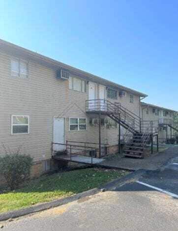 Building Photo - 120 Wolfe St