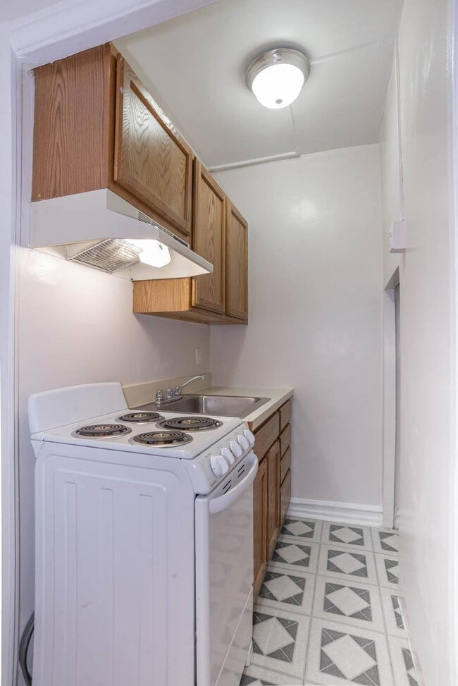Compact Kitchen Style - Rocksboro Apartments