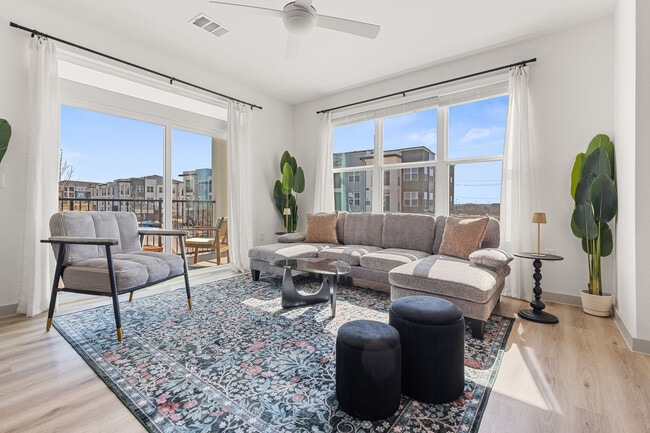 Building Photo - 1301 Leah Ave Unit SI FL1-ID1499095P