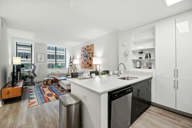 Photo - 10 Hanover Square Unit FL11-ID1285295P