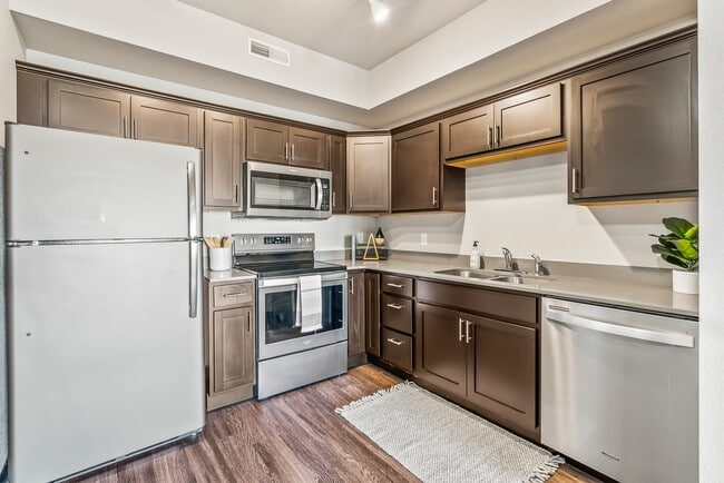 2 Bed/2 Bath Condo - Meadowbrook Apartments