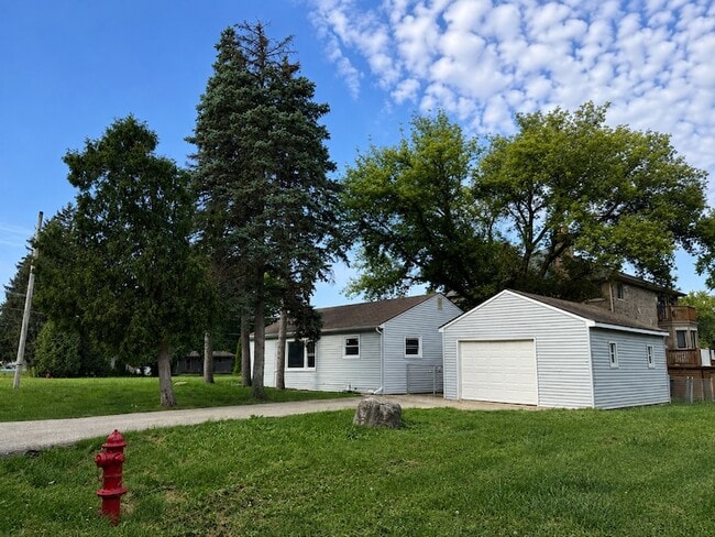 Photo - 416 W Grand Ave