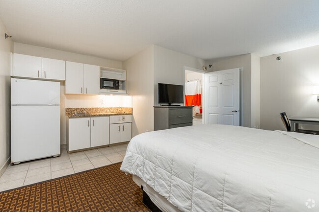 Large Studio - 265SF - Siegel Select Bartlett