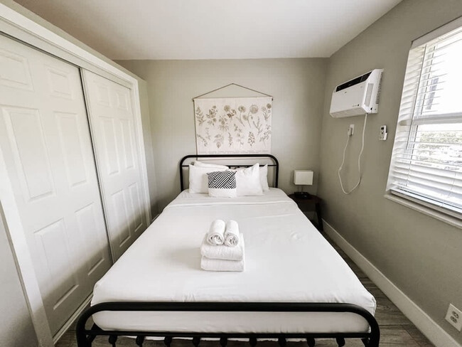 Photo - 50 Davie Blvd Unit SI FL2-ID1503930P