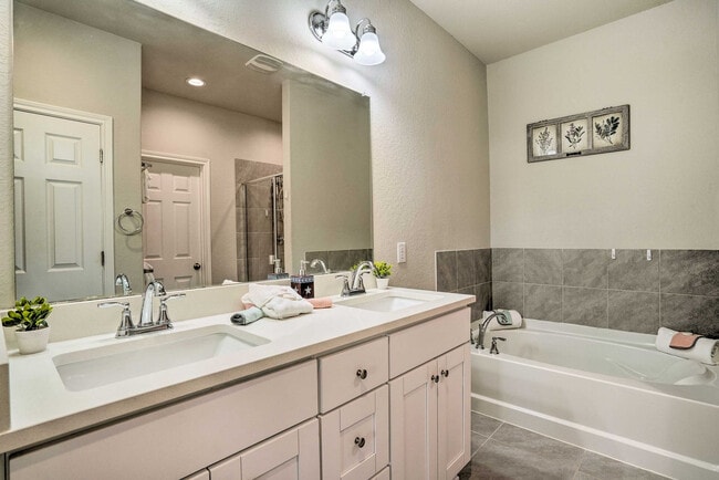 Photo - 5603 Chestnut Xing Unit SI ID1545924P