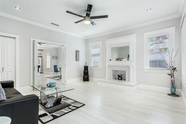 Photo - 4719 Junius St Unit 3