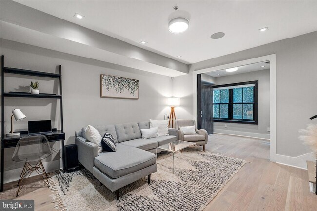 Photo - 1429 W Street NW Unit 1