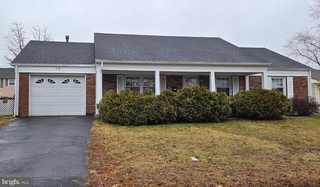 Building Photo - 10 Gardenbrook Ln