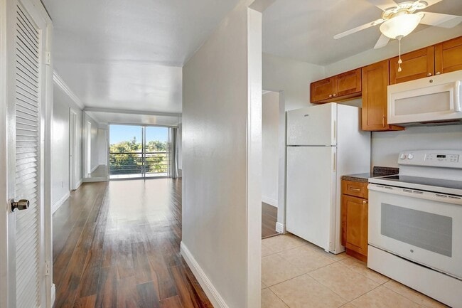 Photo - 8225 Sunrise Lakes Blvd Unit 303