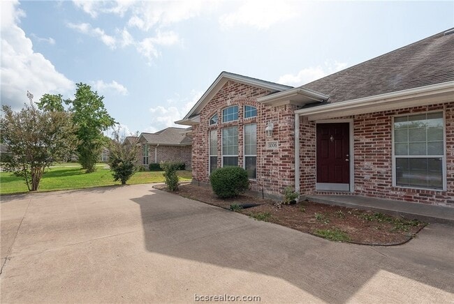 Building Photo - 1004 Crepe Myrtle Ct