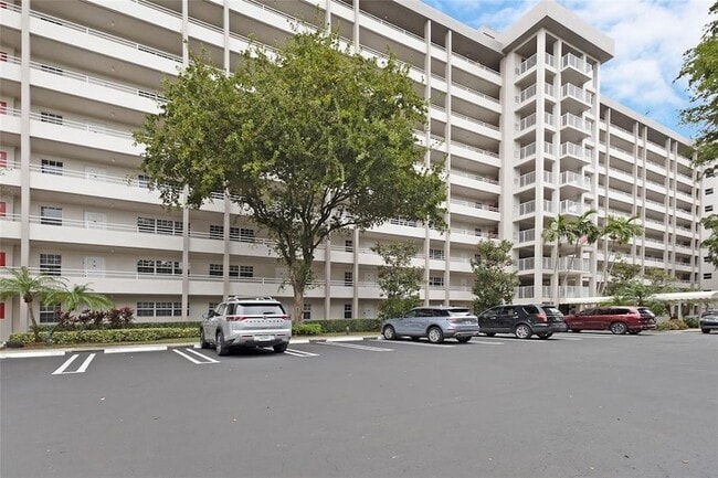 Photo - 605 Oaks Dr Unit 406