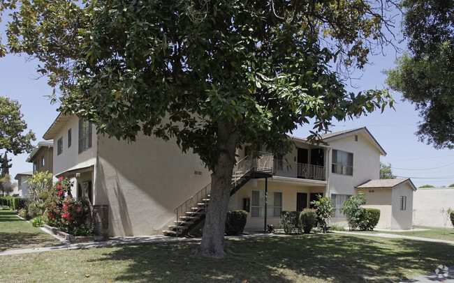 Photo - 717 E Santa Fe Ave