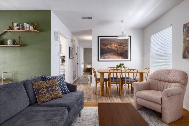 Building Photo - 2806 Rae Dell Ave Unit SI ID1495899P