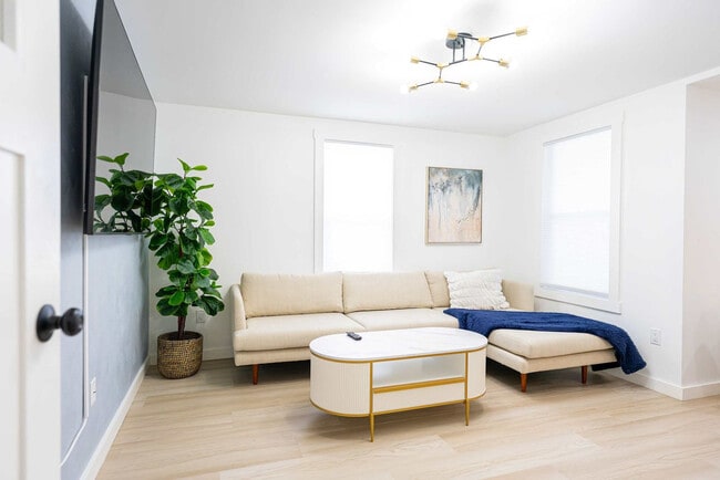 Building Photo - 42 White St Pl Unit SI ID1271288P