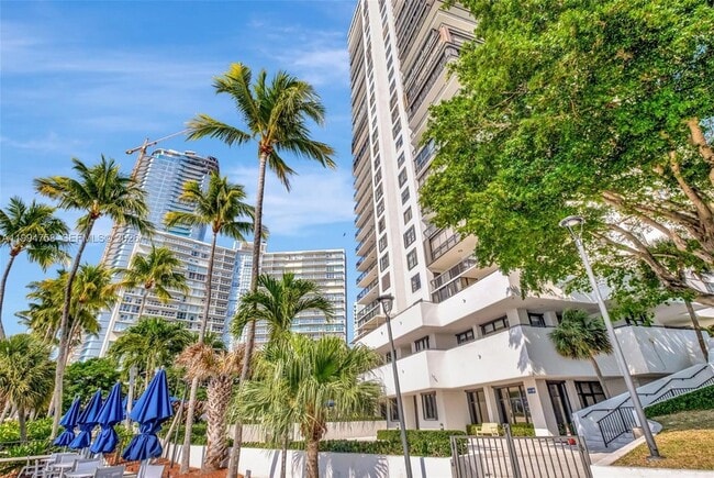 Photo - 2333 Brickell Ave Unit 305
