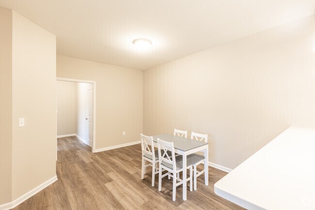 2BR, 2BA - River Retreat