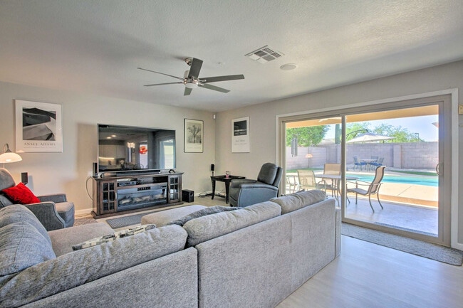 Building Photo - 9718 E Gelding Dr Unit SI ID1625076P