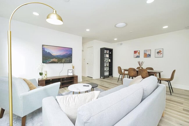 Building Photo - 1364 Sylvia Dr Unit ID1310561P