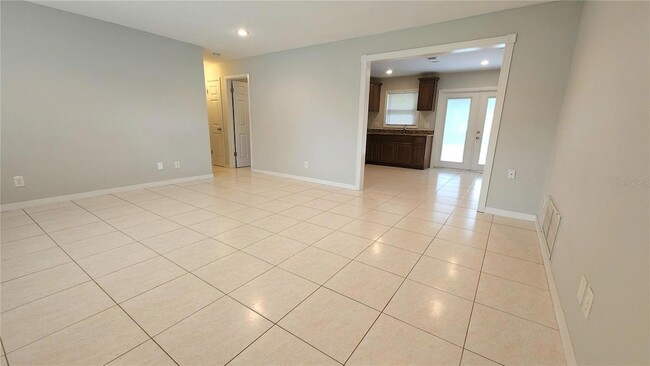 Photo - 2834 FL-590